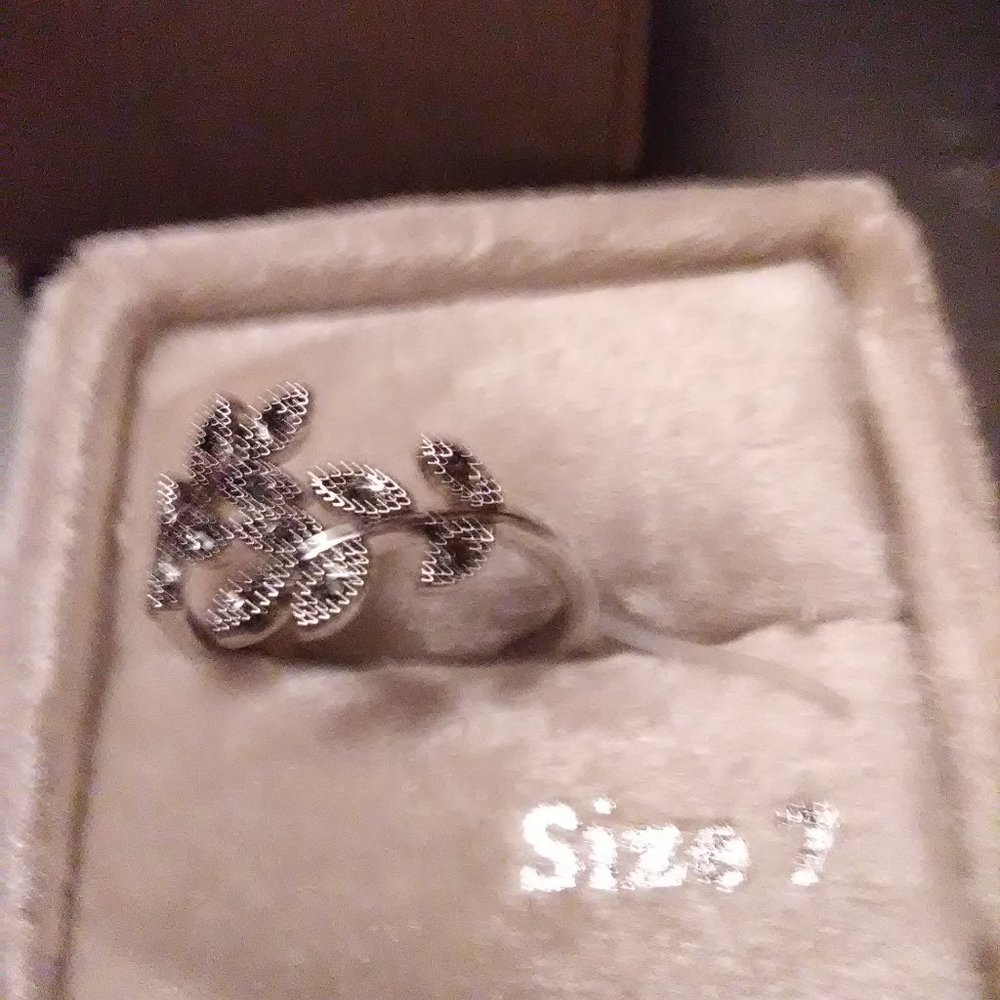 Silver leaf ring - Picture 2 of 2